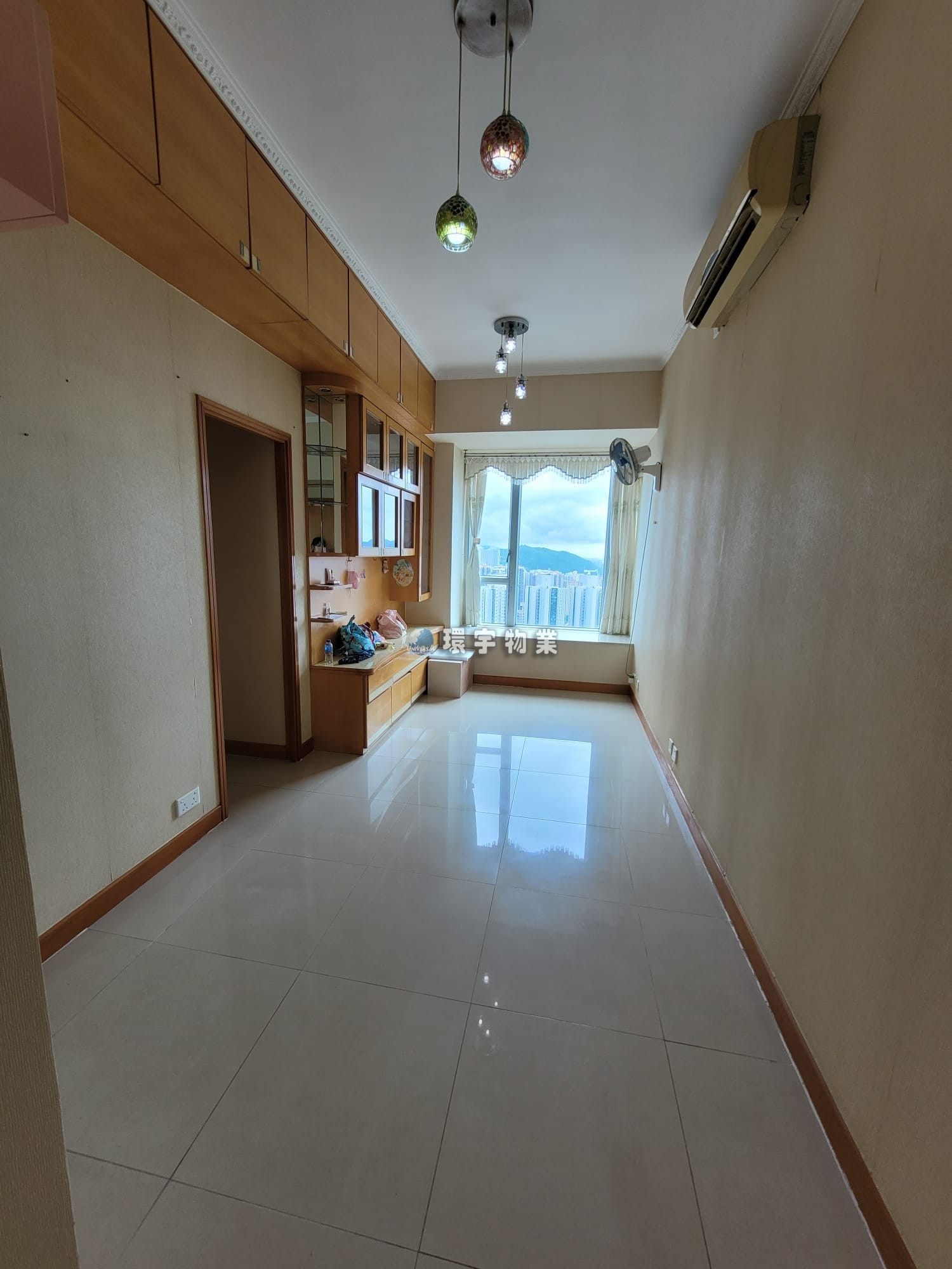 2f497436-83d4-4735-bd93-d94e42e8abe8.jpg